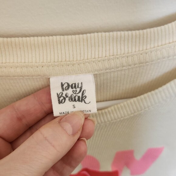 Crop Graphic T-Shirt - Mon Cheri - Picture 4 of 5